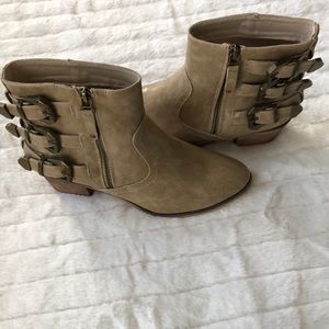 Buckle NWT Size 10 Women’s Bucco Cupensis Ankle Boots